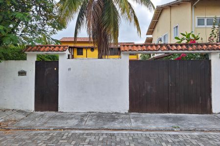 Casa à venda com 195m², 3 quartos e 3 vagasFachada