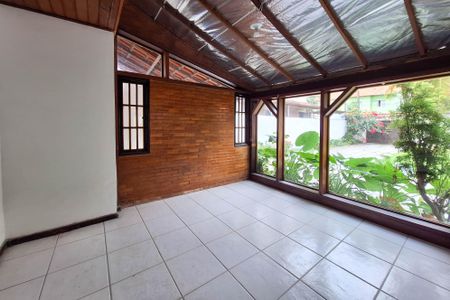 Sala 2 de casa à venda com 3 quartos, 195m² em Engenho do Mato, Niterói
