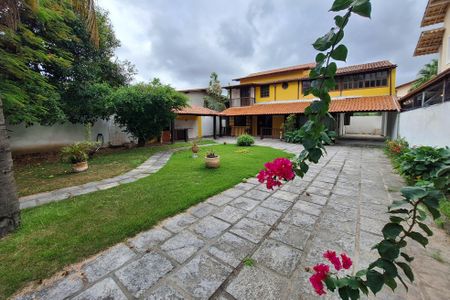 Casa à venda com 195m², 3 quartos e 3 vagasQuintal
