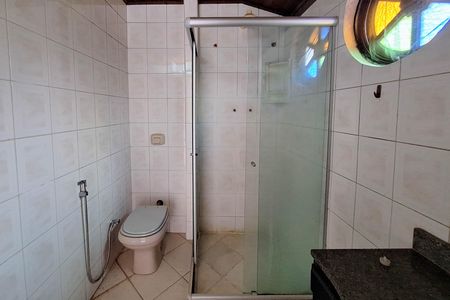 Casa à venda com 195m², 3 quartos e 3 vagasBanheiro da Suíte 2