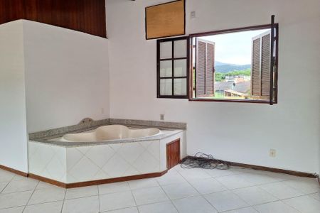 Casa à venda com 195m², 3 quartos e 3 vagasSuíte 1
