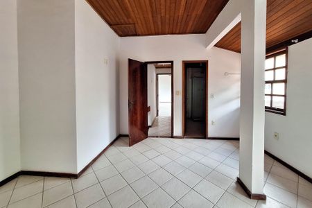 Casa à venda com 195m², 3 quartos e 3 vagasSuíte 2