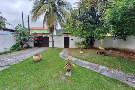Casa à venda com 195m², 3 quartos e 3 vagasQuintal