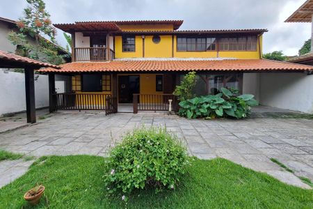 Casa à venda com 195m², 3 quartos e 3 vagasQuintal