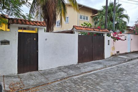 Casa à venda com 195m², 3 quartos e 3 vagasFachada