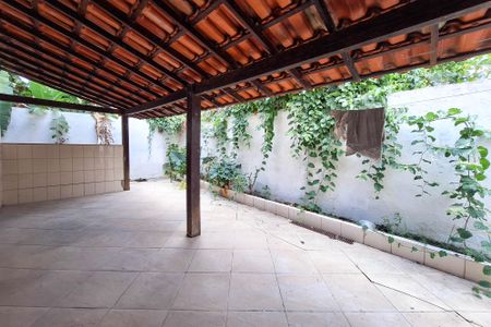 Casa à venda com 195m², 3 quartos e 3 vagasÁrea de Serviço