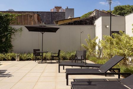 Apartamento para alugar com 26m², 1 quarto e sem vaga Apartamento para alugar com 26m², 1 quarto e sem vagaÁrea comum - Piscina