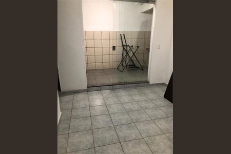 Casa à venda com 4 quartos, 250m² em Parque Fongaro, São Paulo