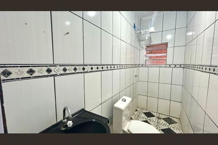 Banheiro de casa para alugar com 1 quarto, 30m² em Parque Maria Helena, Guarulhos
