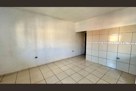 Cozinha de casa para alugar com 1 quarto, 30m² em Parque Maria Helena, Guarulhos