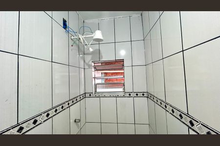 Banheiro de casa para alugar com 1 quarto, 30m² em Parque Maria Helena, Guarulhos