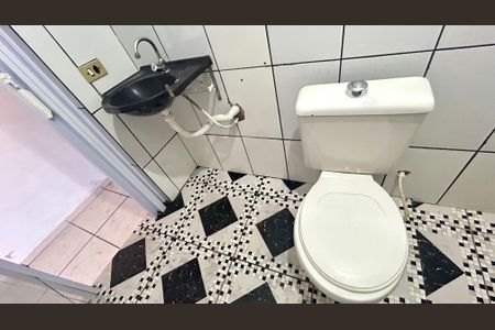 Casa para alugar com 30m², 1 quarto e sem vagaBanheiro 