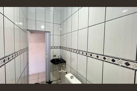 Casa para alugar com 30m², 1 quarto e sem vagaBanheiro