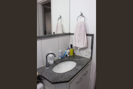 Apartamento à venda com 70m², 3 quartos e 1 vaga Apartamento à venda com 70m², 3 quartos e 1 vagaBanheiro