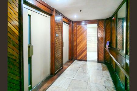 Apartamento para alugar com 69m², 2 quartos e 1 vagaFachada e portaria