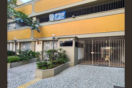 Apartamento para alugar com 69m², 2 quartos e 1 vagaFachada e portaria