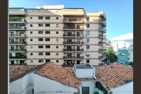 Apartamento para alugar com 69m², 2 quartos e 1 vagaCozinha e Área de Serviço