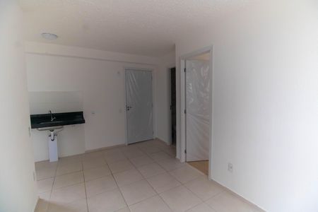 Sala de apartamento para alugar com 2 quartos, 36m² em Tribobó, São Gonçalo