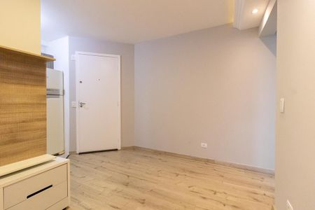 Sala de apartamento para alugar com 1 quarto, 40m² em Novo Mundo, Curitiba