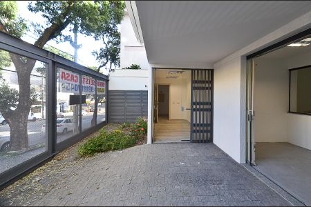 Casa à venda com 360m², 4 quartos e 2 vagasGaragem