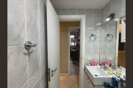Apartamento à venda com 167m², 4 quartos e 2 vagas Apartamento à venda com 167m², 4 quartos e 2 vagasBanheiro Social