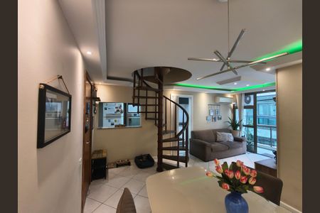 Apartamento à venda com 167m², 4 quartos e 2 vagas Apartamento à venda com 167m², 4 quartos e 2 vagasSala