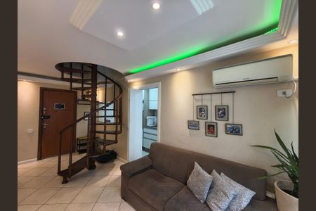Apartamento à venda com 167m², 4 quartos e 2 vagas Apartamento à venda com 167m², 4 quartos e 2 vagasSala