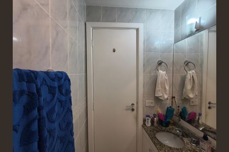 Apartamento à venda com 167m², 4 quartos e 2 vagas Apartamento à venda com 167m², 4 quartos e 2 vagasBanheiro Social 2