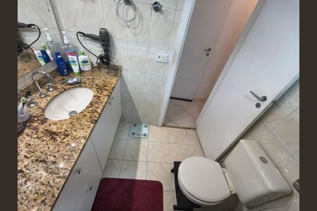 Apartamento à venda com 167m², 4 quartos e 2 vagas Apartamento à venda com 167m², 4 quartos e 2 vagasBanheiro da Suíte
