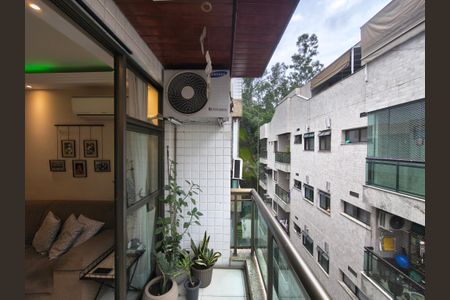 Apartamento à venda com 167m², 4 quartos e 2 vagas Apartamento à venda com 167m², 4 quartos e 2 vagasVaranda