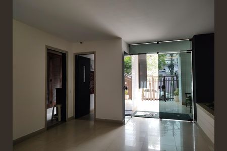 Apartamento à venda com 167m², 4 quartos e 2 vagas Apartamento à venda com 167m², 4 quartos e 2 vagasHall de entrada