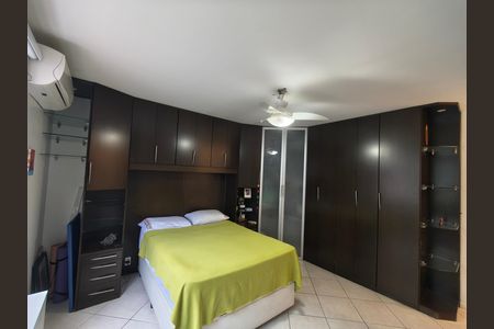 Apartamento à venda com 167m², 4 quartos e 2 vagas Apartamento à venda com 167m², 4 quartos e 2 vagasQuarto Suíte