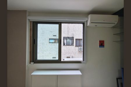 Apartamento à venda com 167m², 4 quartos e 2 vagas Apartamento à venda com 167m², 4 quartos e 2 vagasQuarto Suíte