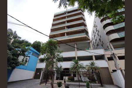 Apartamento à venda com 167m², 4 quartos e 2 vagas Apartamento à venda com 167m², 4 quartos e 2 vagasFachada
