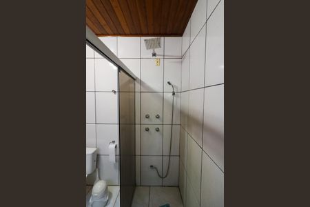 Casa à venda com 140m², 4 quartos e 2 vagasBanheiro 1