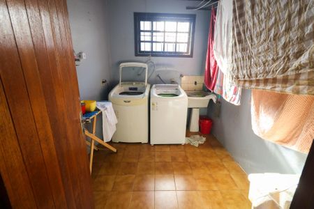 Casa à venda com 140m², 4 quartos e 2 vagasÁrea de Serviço