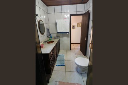 Casa à venda com 140m², 4 quartos e 2 vagasBanheiro 1