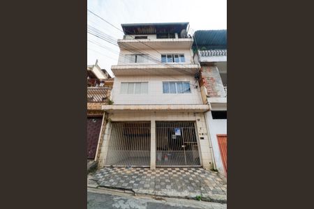 Casa para alugar com 75m², 2 quartos e 1 vaga Casa para alugar com 75m², 2 quartos e 1 vagaFachada