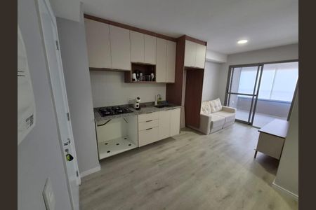 Cozinha de apartamento para alugar com 2 quartos, 46m² em Penha de França, São Paulo