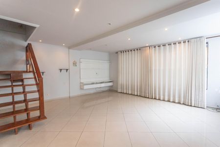 Sala de estar  de casa para alugar com 3 quartos, 180m² em Jardim Apura, Diadema