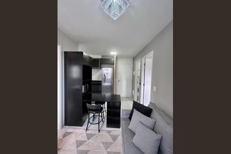 Sala  de apartamento para alugar com 2 quartos, 34m² em Jurubatuba, São Paulo