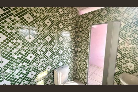 Banheiro  de casa para alugar com 1 quarto, 30m² em Parque Maria Helena, Guarulhos