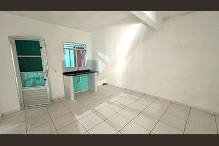Cozinha de casa para alugar com 1 quarto, 30m² em Parque Maria Helena, Guarulhos
