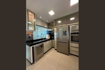 Casa para alugar com 200m², 4 quartos e 1 vaga Casa para alugar com 200m², 4 quartos e 1 vagaCozinha