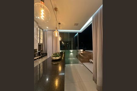 Sala de casa para alugar com 4 quartos, 200m² em Vila Cristina, Contagem