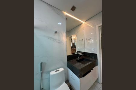 Banheiro de casa para alugar com 4 quartos, 200m² em Vila Cristina, Contagem