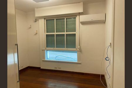 Apartamento à venda com 100m², 4 quartos e 2 vagasQuarto 