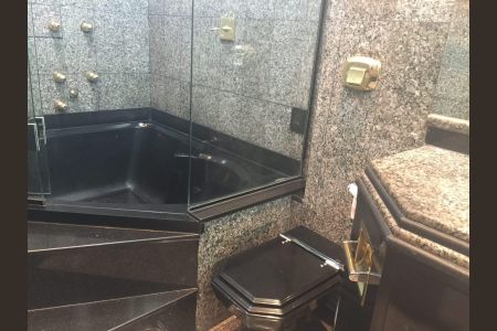 Apartamento à venda com 100m², 4 quartos e 2 vagasBanheiro 