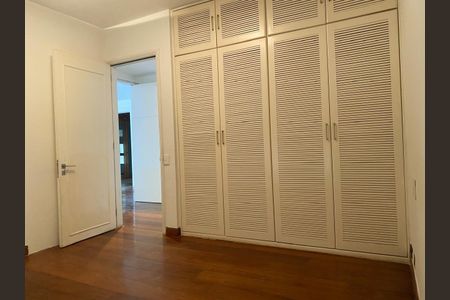 Apartamento à venda com 100m², 4 quartos e 2 vagasQuarto