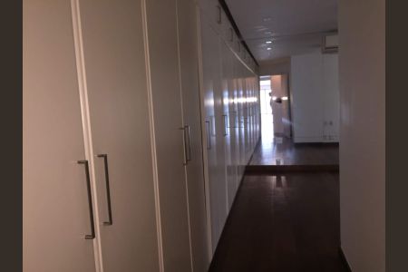 Apartamento à venda com 100m², 4 quartos e 2 vagasCorredor